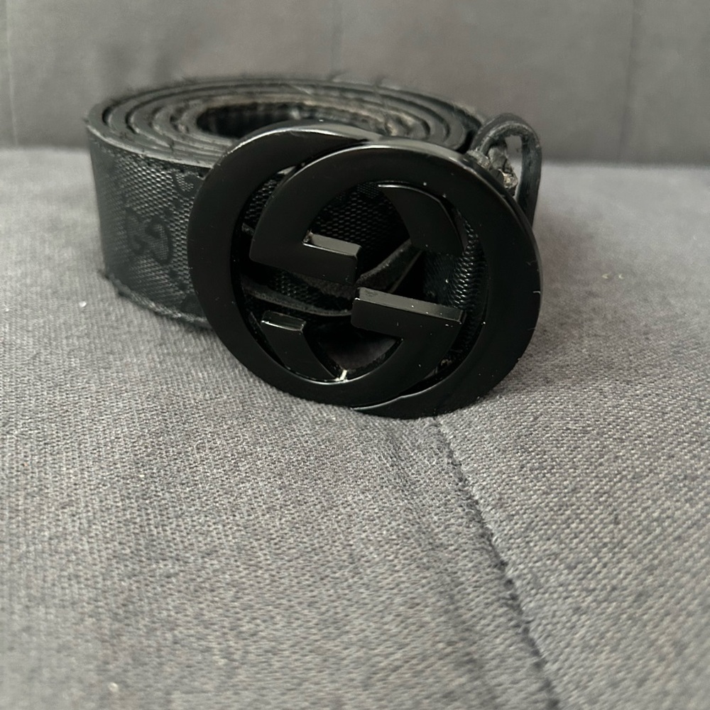 Gucci Black Leather Belt with Metal Buckle